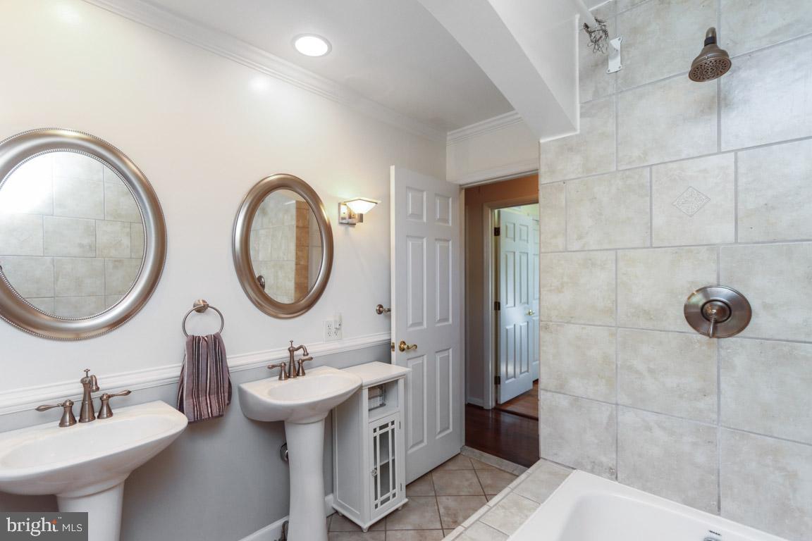 HILLSDALE - Residential