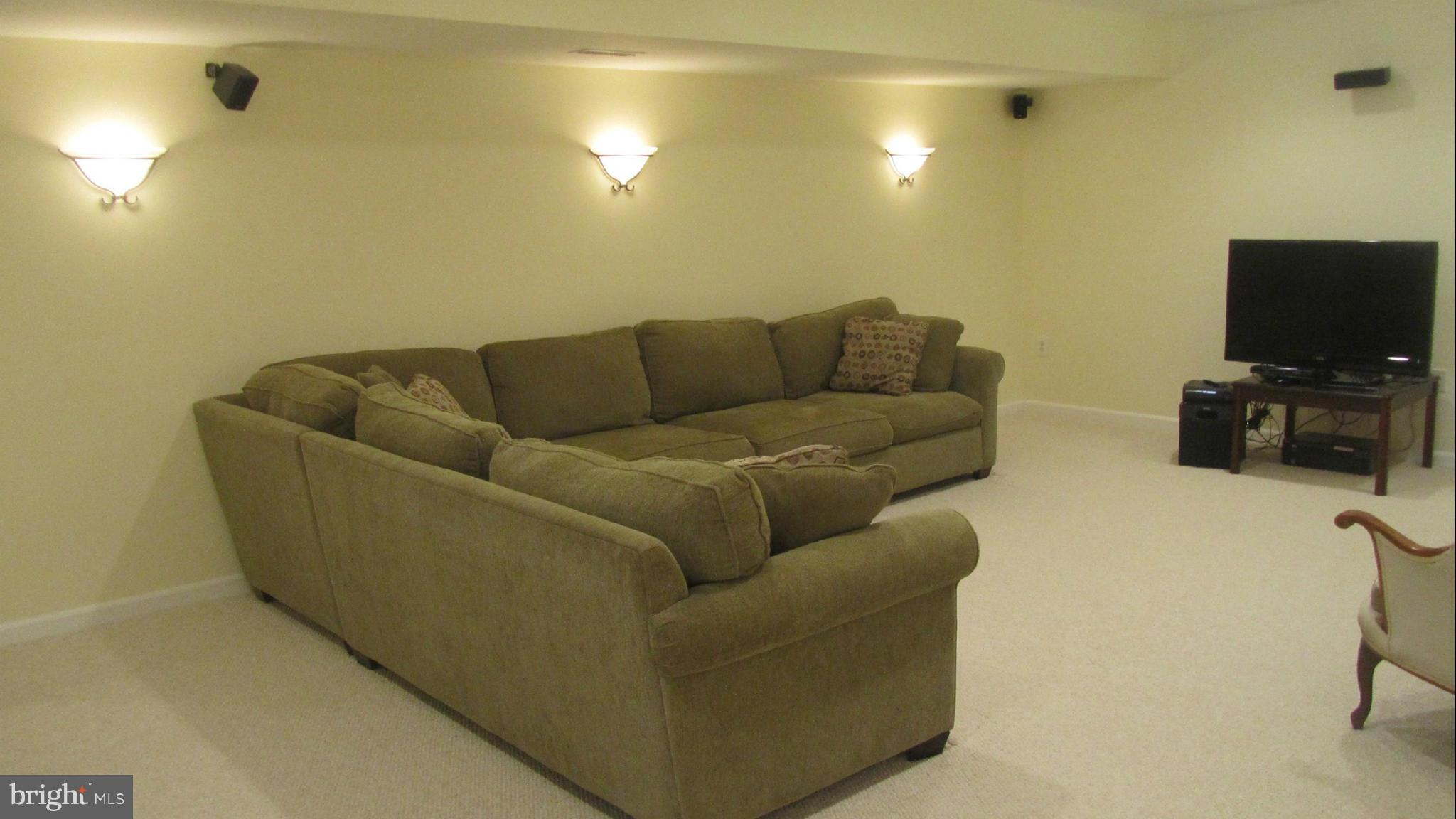 FOREST LAKES - Residential