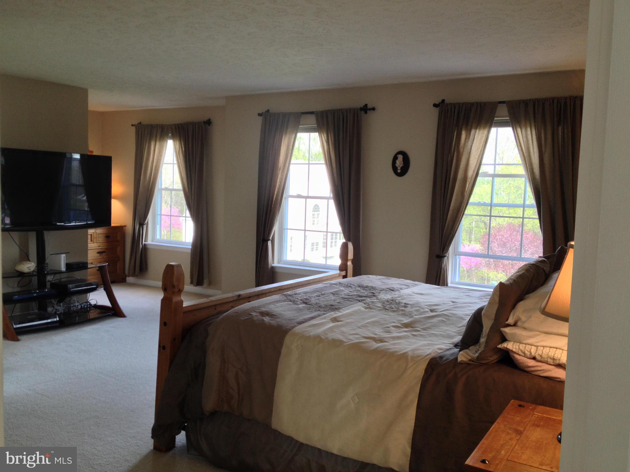 FOREST LAKES - Residential