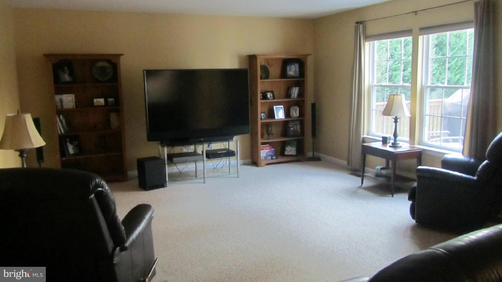 FOREST LAKES - Residential