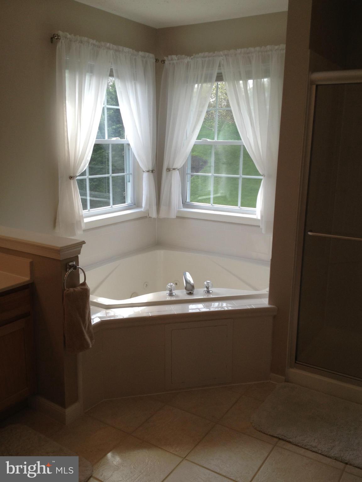 FOREST LAKES - Residential