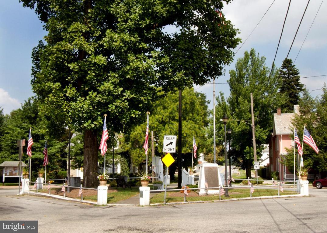 MAYTOWN - Residential