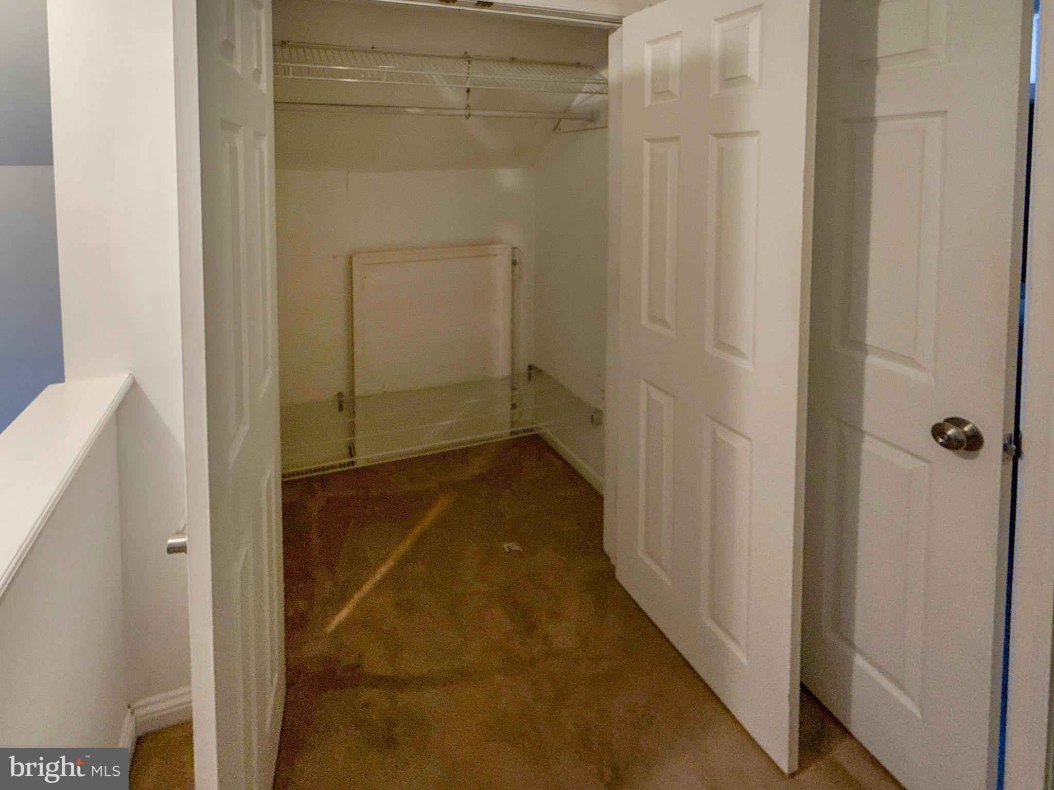 LARCHMONT SQ - Residential Lease