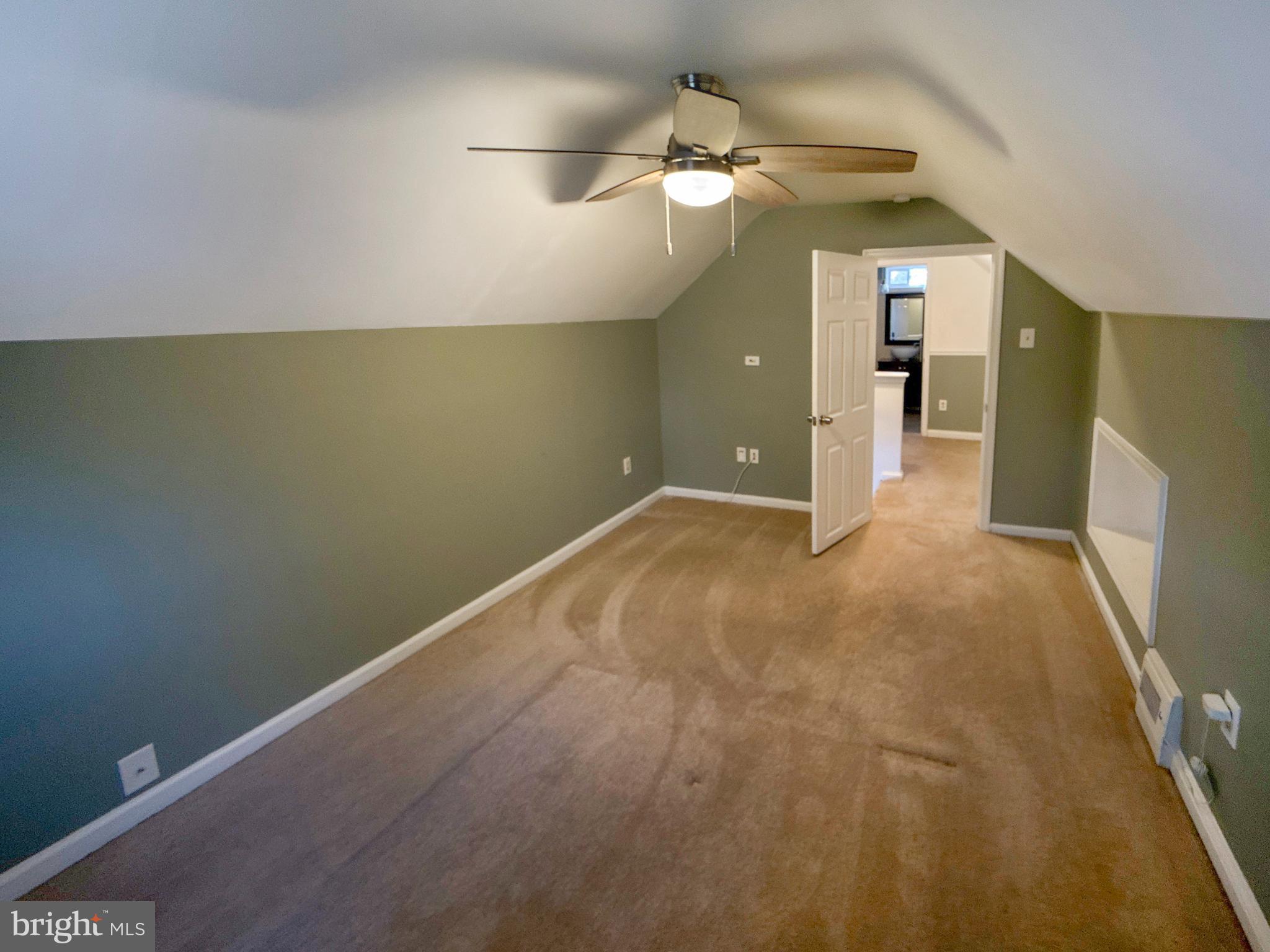 LARCHMONT SQ - Residential Lease