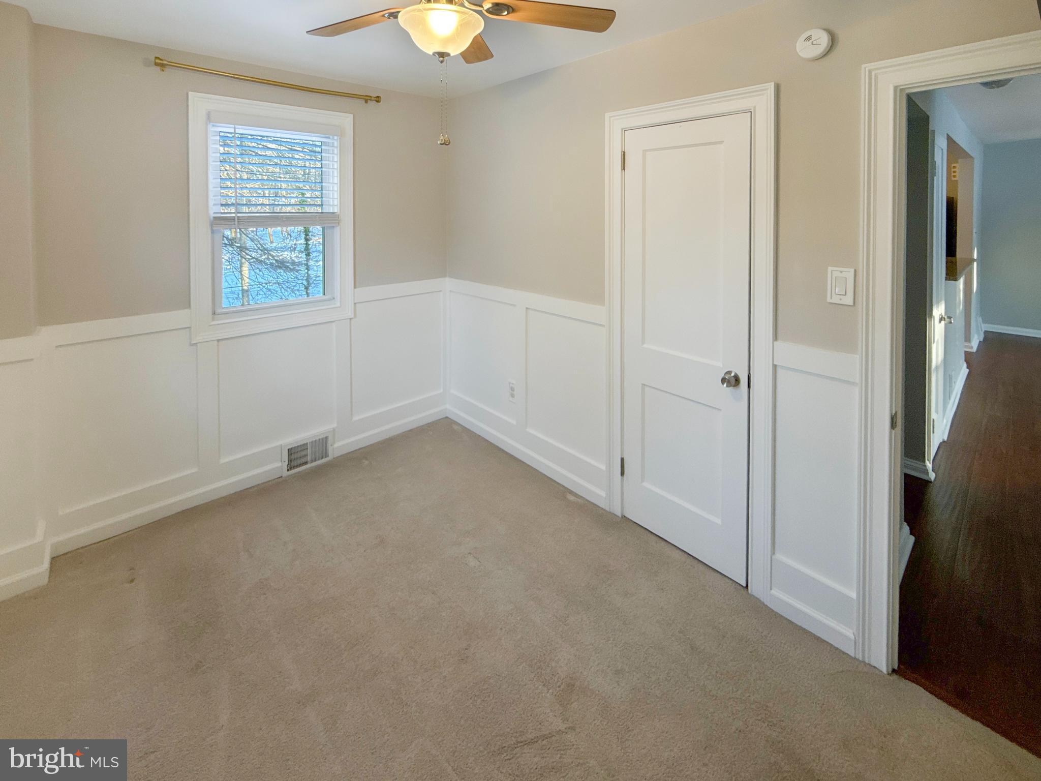 LARCHMONT SQ - Residential Lease