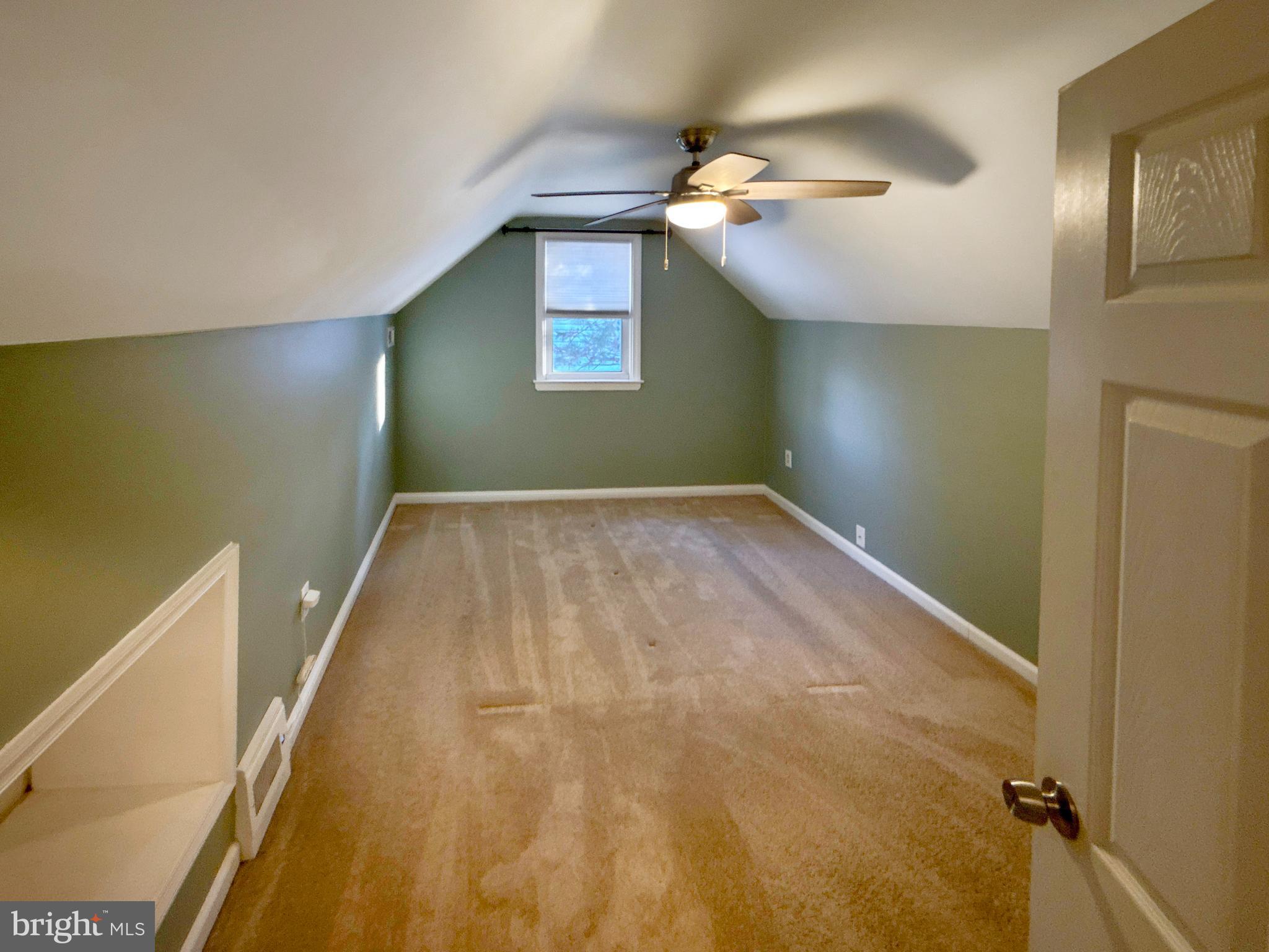 LARCHMONT SQ - Residential Lease