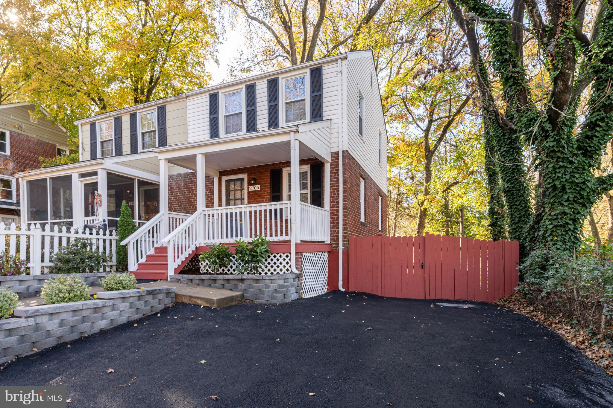 2705 FARMINGTON DRIVE
