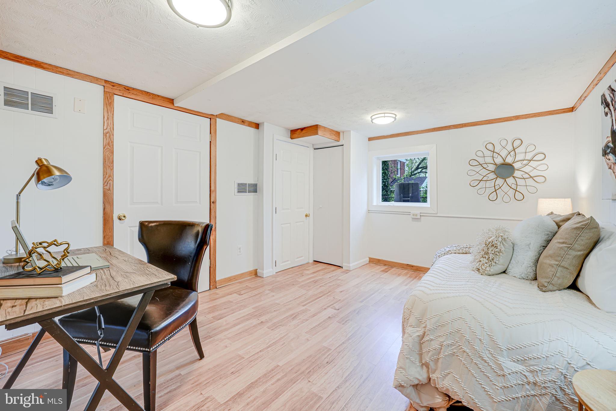 JEFFERSON MANOR - Residential