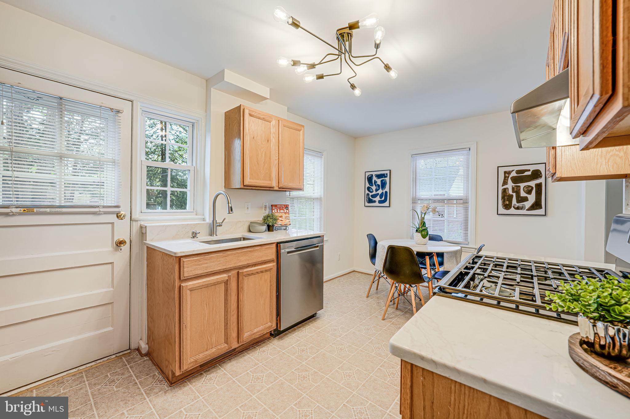 JEFFERSON MANOR - Residential