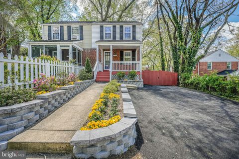 2705 FARMINGTON DRIVE ALEXANDRIA VA 22303