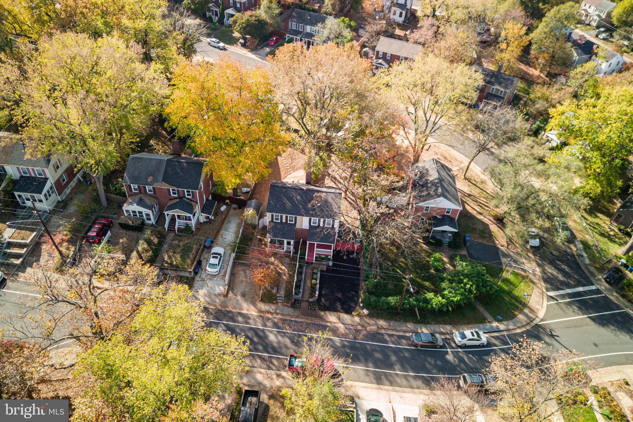 2705 FARMINGTON DRIVE