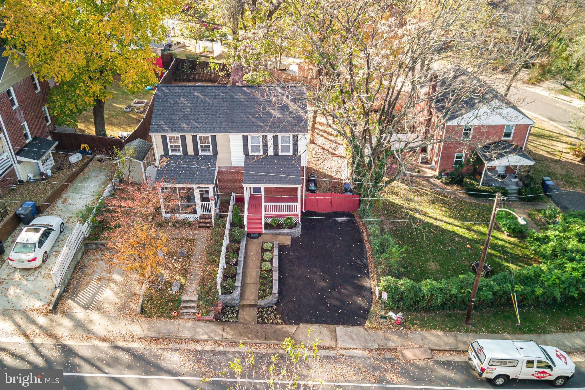 2705 FARMINGTON DRIVE