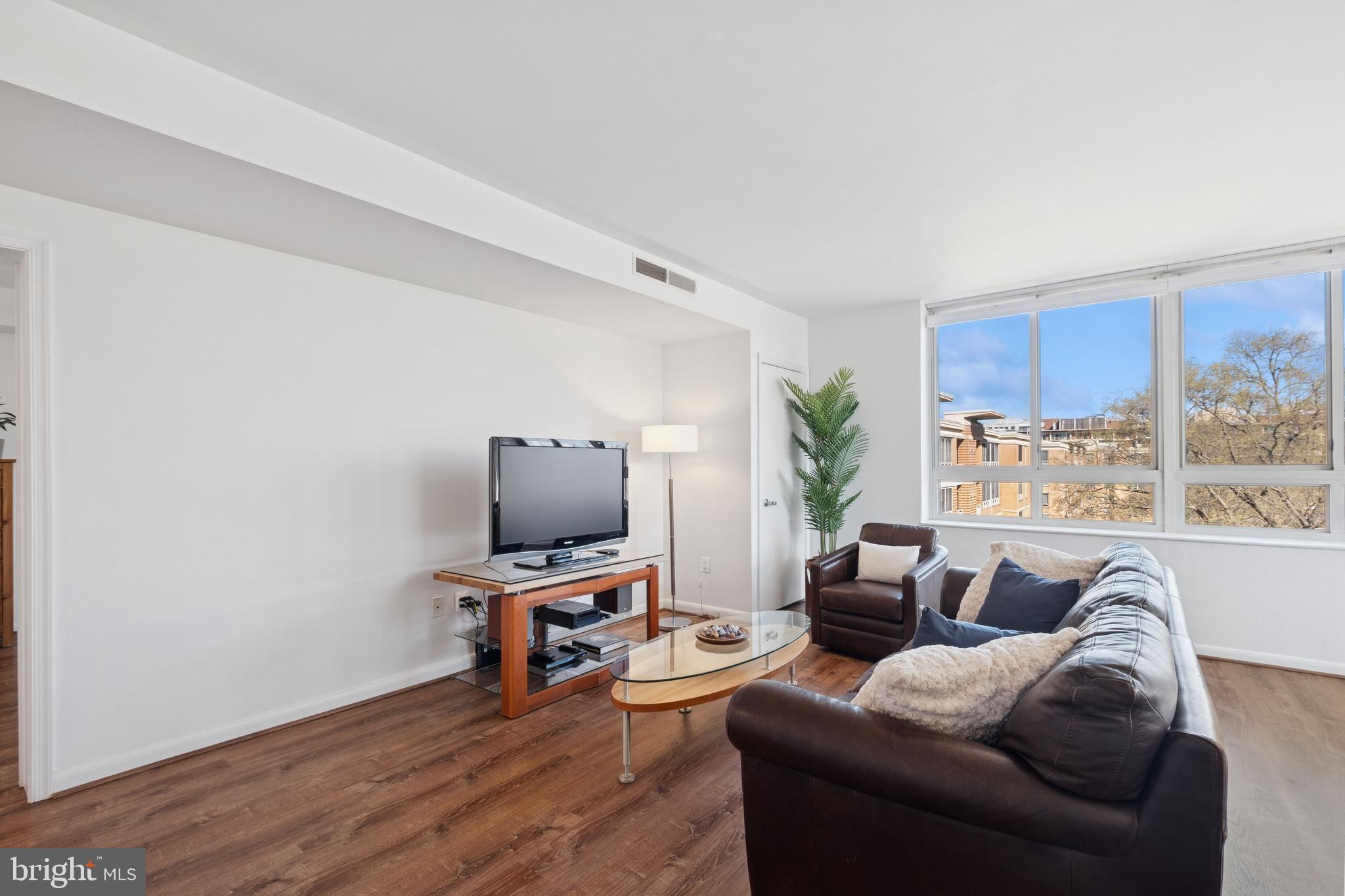 355 I STREET SW 601