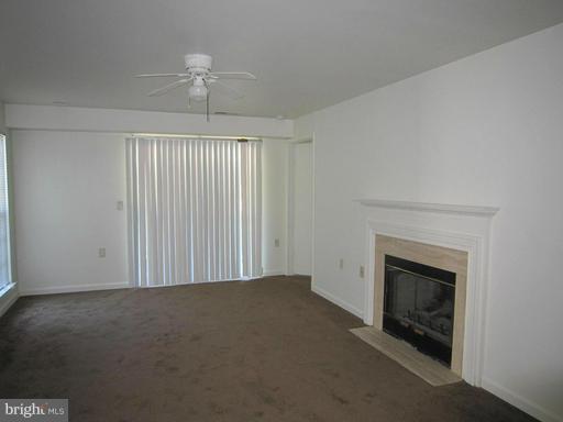 SUMMER HOUSE II - Residential Lease