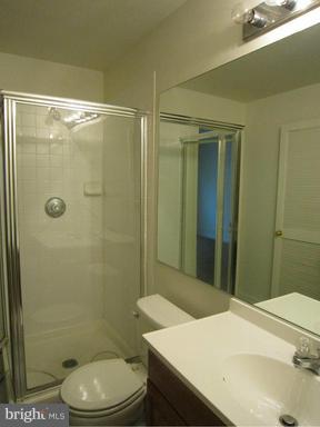 SUMMER HOUSE II - Residential Lease