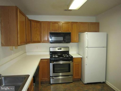 SUMMER HOUSE II - Residential Lease