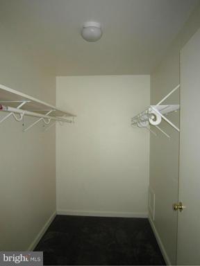 SUMMER HOUSE II - Residential Lease