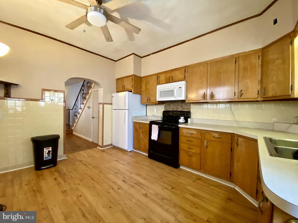 LOWER MOYAMENSING - Residential Lease