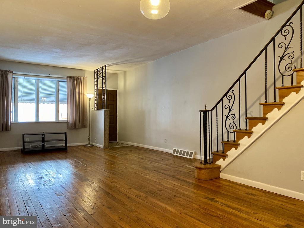 LOWER MOYAMENSING - Residential Lease
