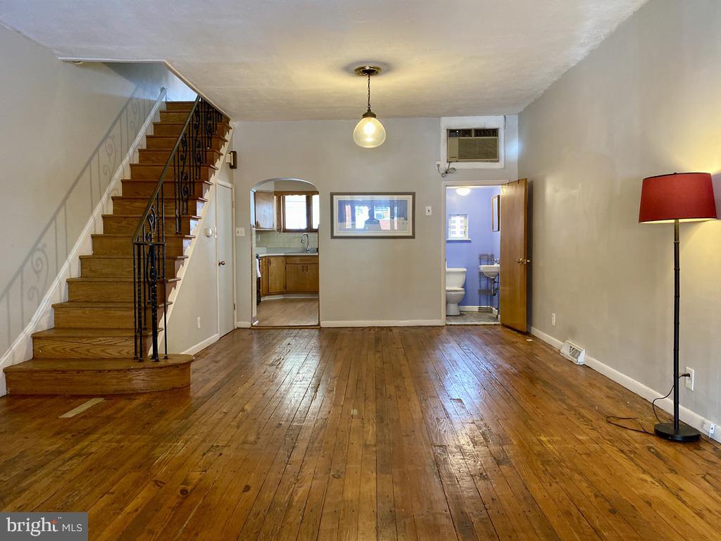 Classic two-story row home for rent in South Philadelphia with 3 bedrooms, 1.5 bathrooms, and a large back patio. The first floor includes a living room, dining area, and kitchen plus a half bathroom. The 2nd floor features 3 bedrooms and one bathroom. The basement is semi-finished and features a built-in bar and makes a great space for entertaining. The home is conveniently located within walking distance to Methodist Hospital. Its two blocks to Broad Street where you can take the subway into Center City and be there in 15 mins. Or, walk into center city is 30 minutes. Marconi Plaza Park is just two blocks South. There are plenty of great eateries and bars within walking distance to this fantastic location. Schedule a tour today.