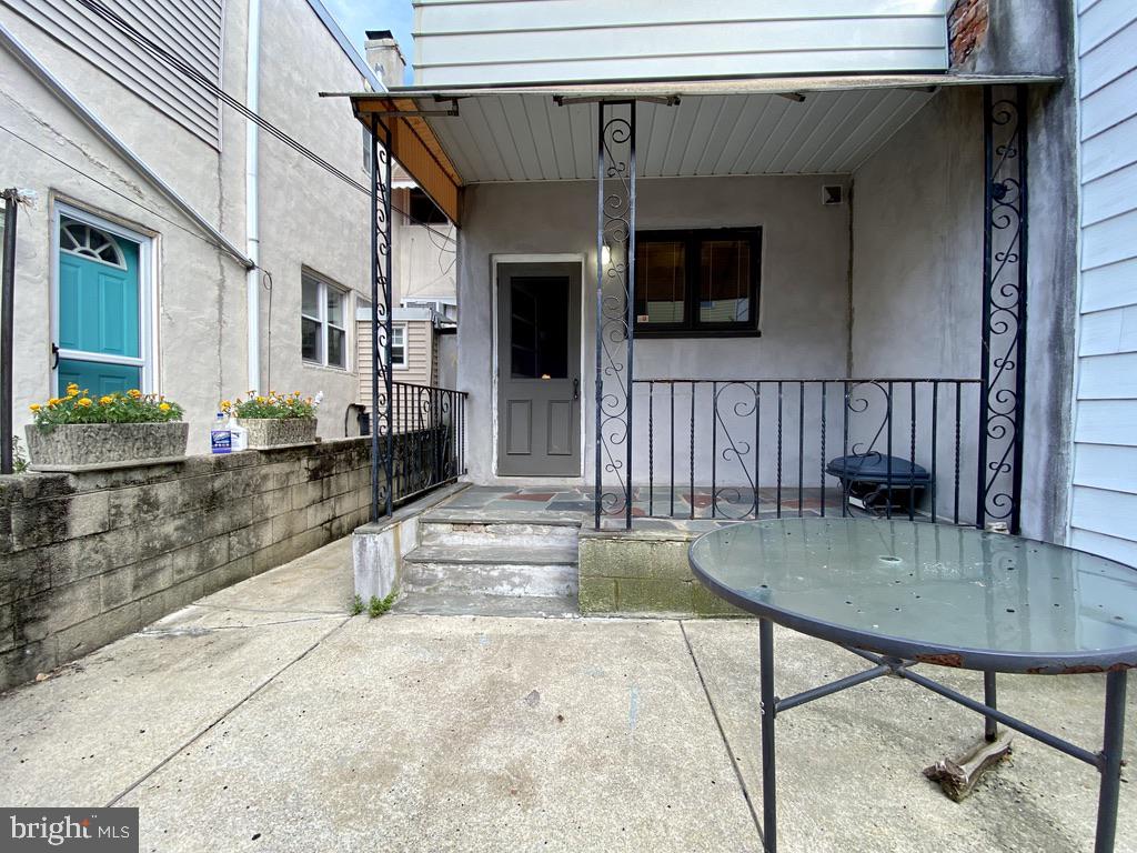 LOWER MOYAMENSING - Residential Lease