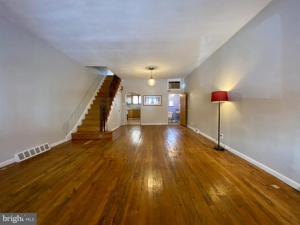 LOWER MOYAMENSING - Residential Lease