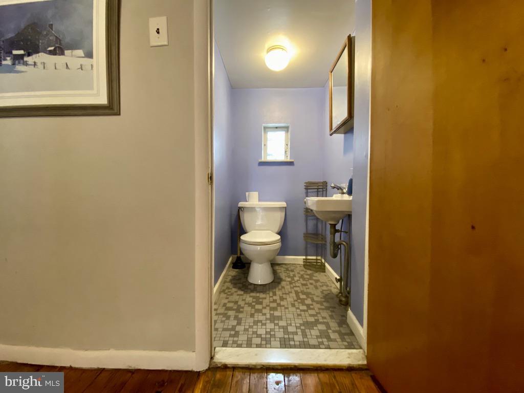 LOWER MOYAMENSING - Residential Lease