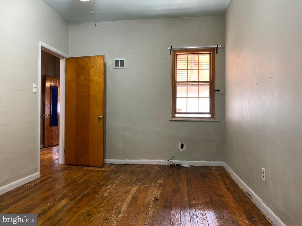 LOWER MOYAMENSING - Residential Lease