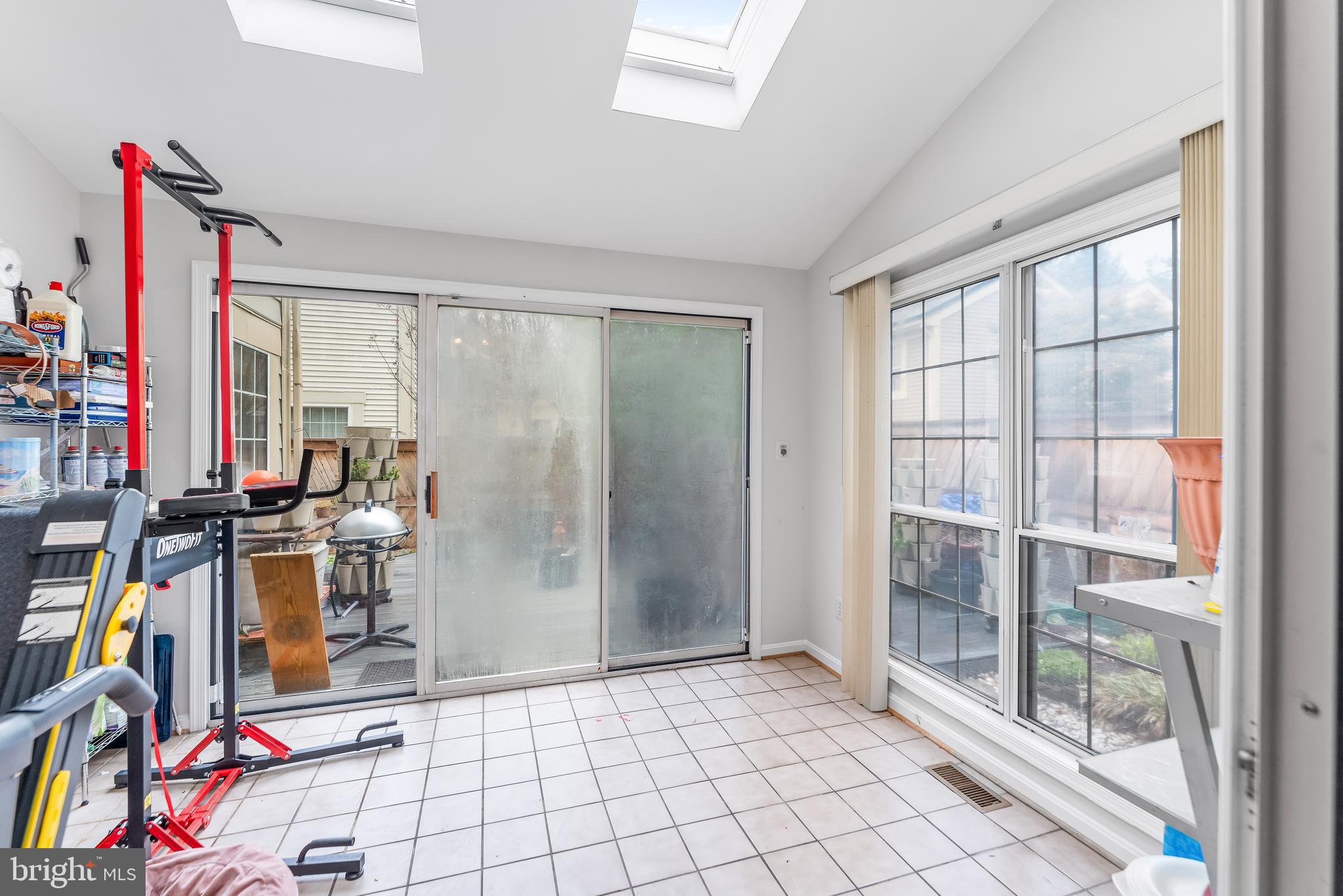 MEADOWGATE - Residential