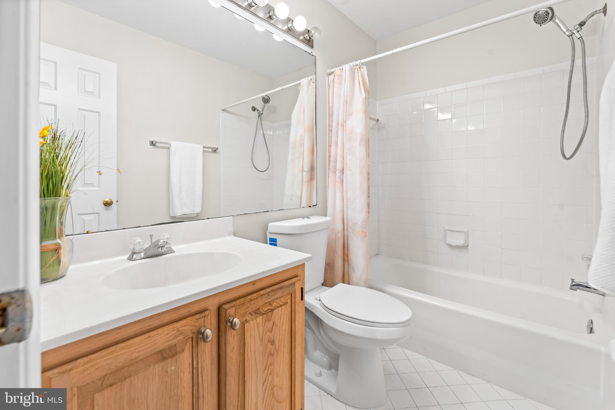 MEADOWGATE - Residential