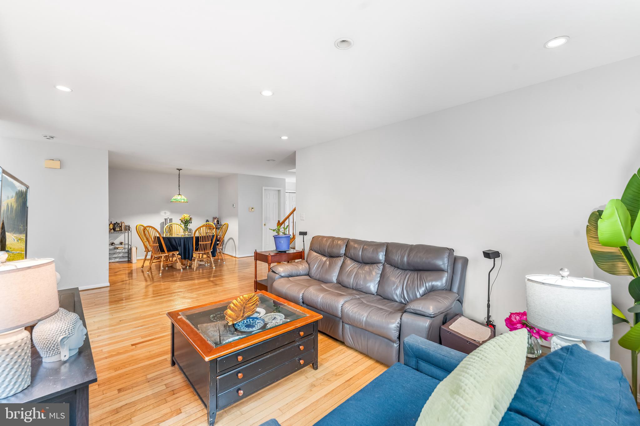 MEADOWGATE - Residential