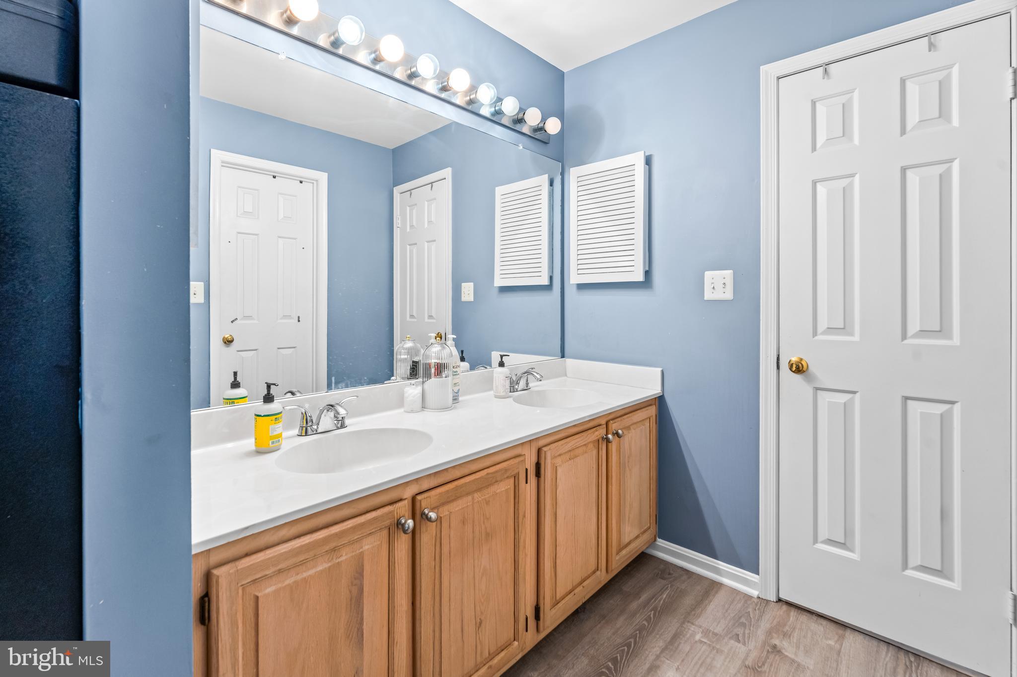 MEADOWGATE - Residential