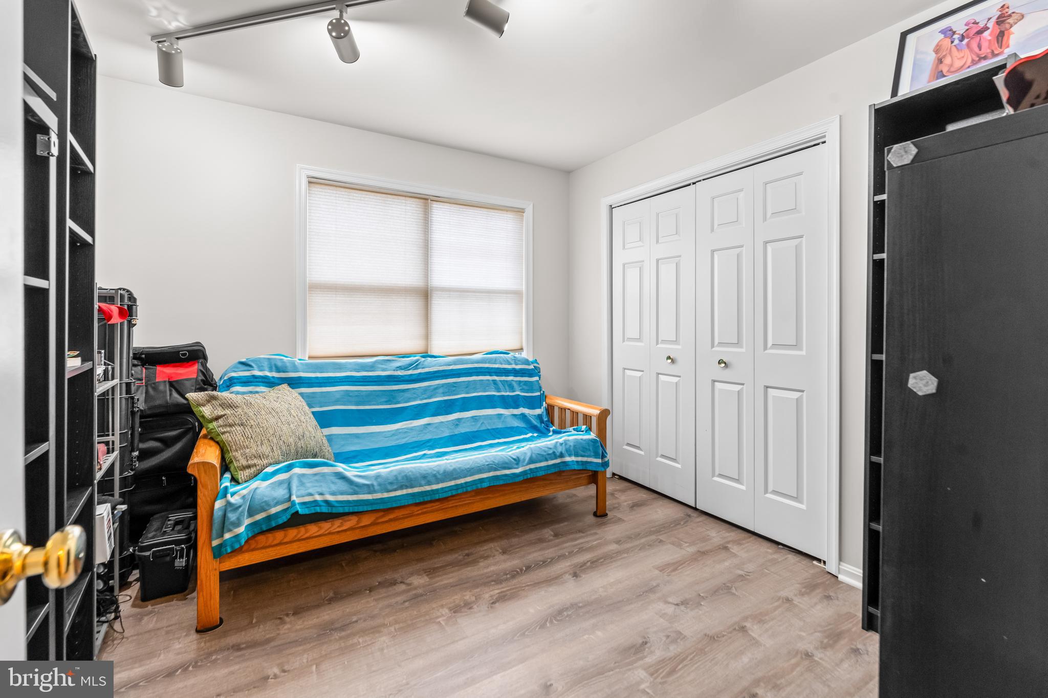 MEADOWGATE - Residential