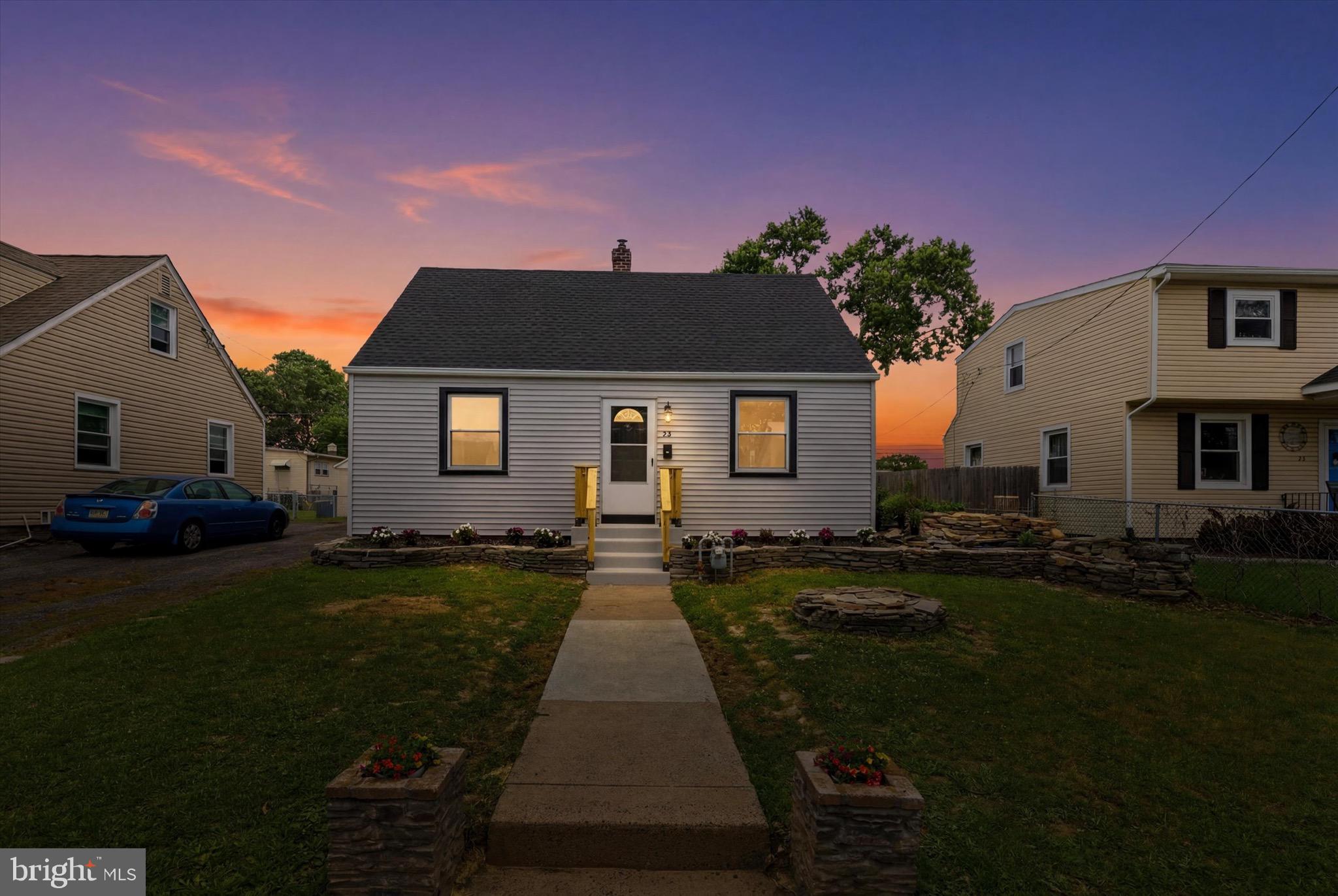 25 N MARTIN LANE