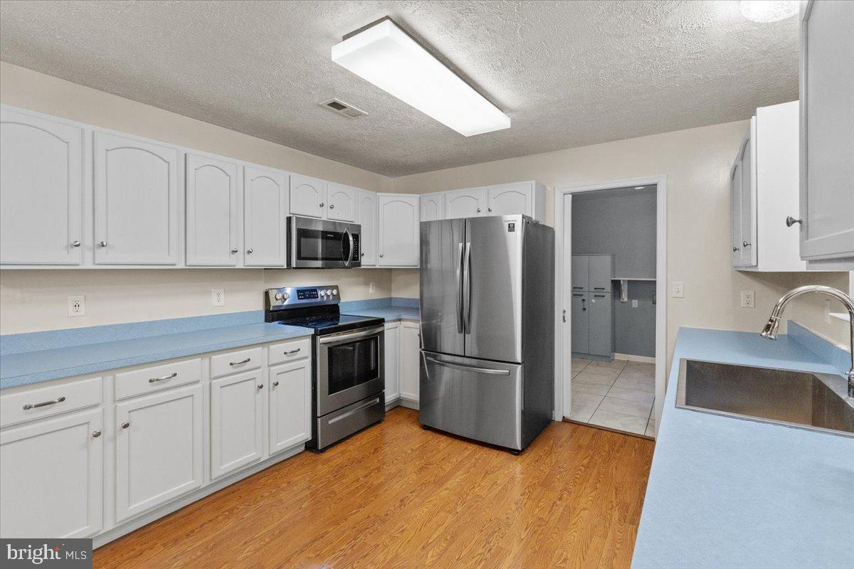 COX'S ENDEAVOR - Residential