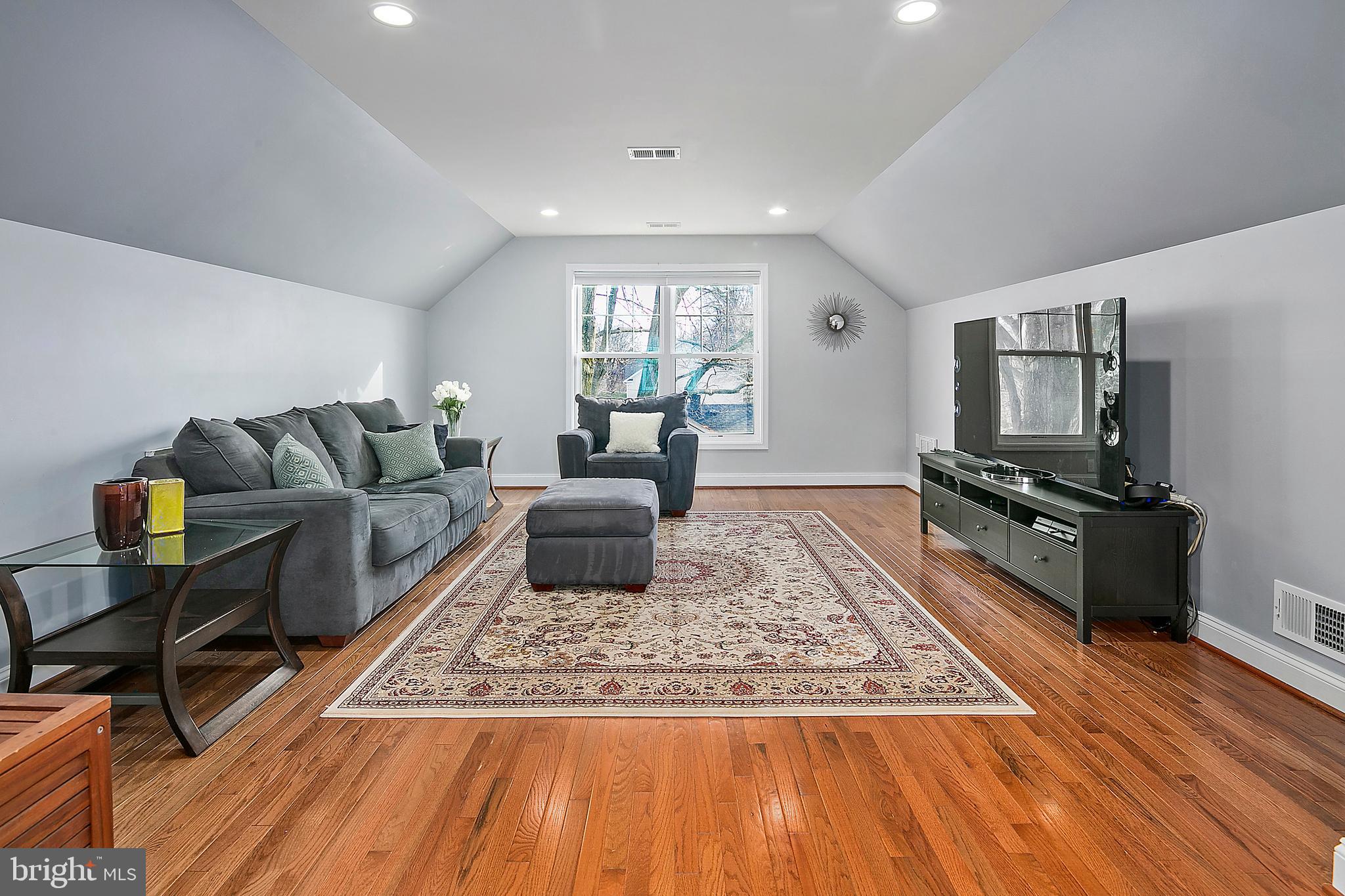 PIMMIT HILLS - Residential