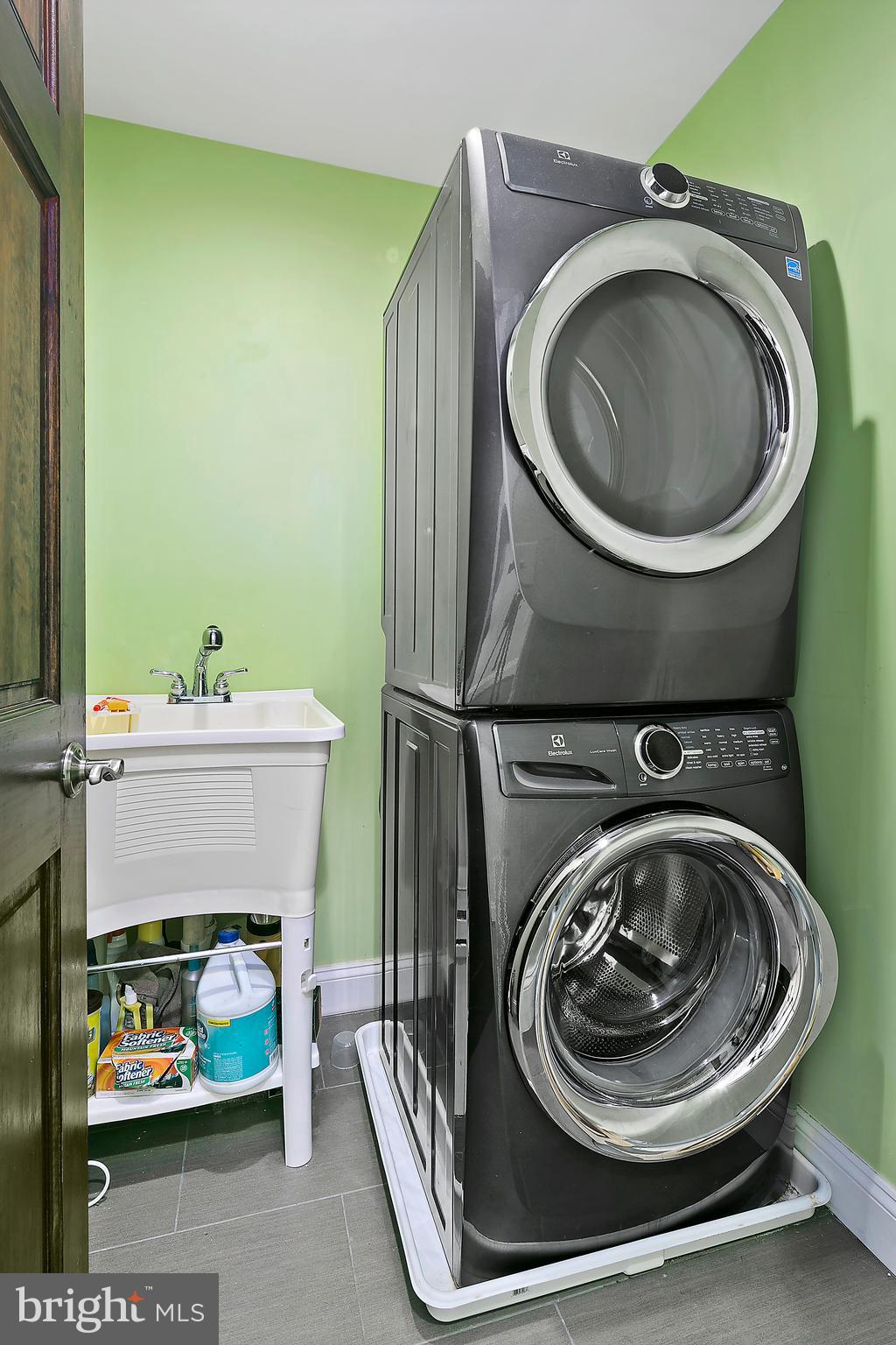 PIMMIT HILLS - Residential