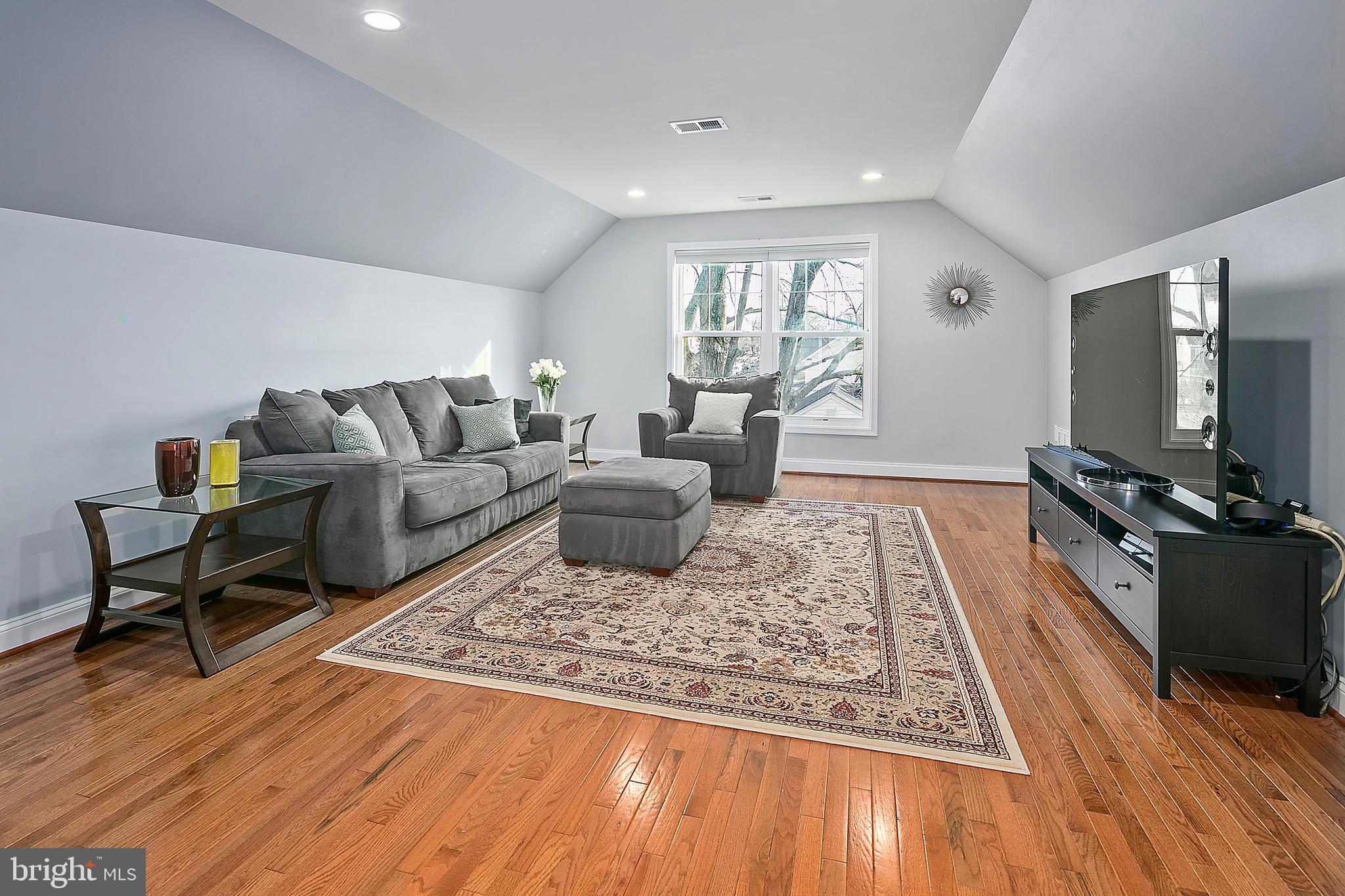 PIMMIT HILLS - Residential