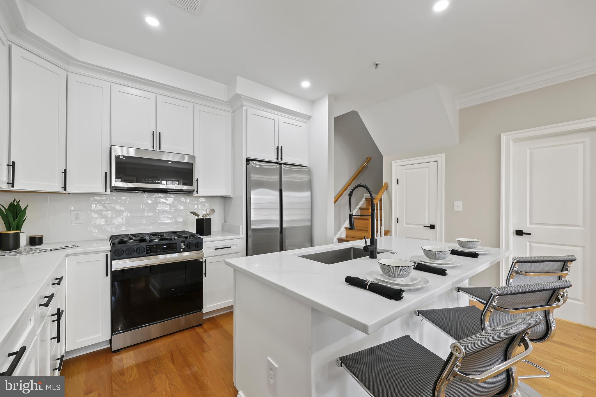 CHATHAM SQUARE - Residential