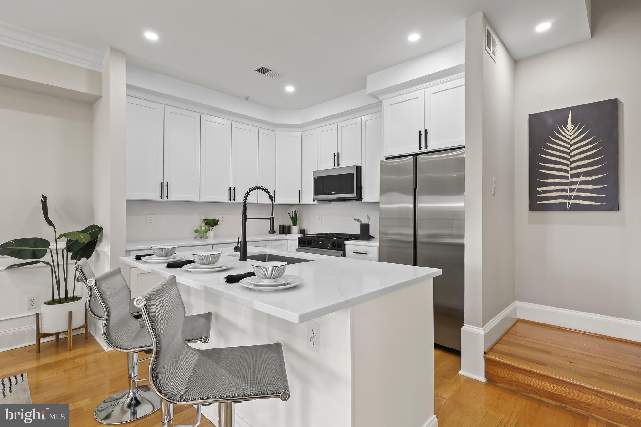 CHATHAM SQUARE - Residential