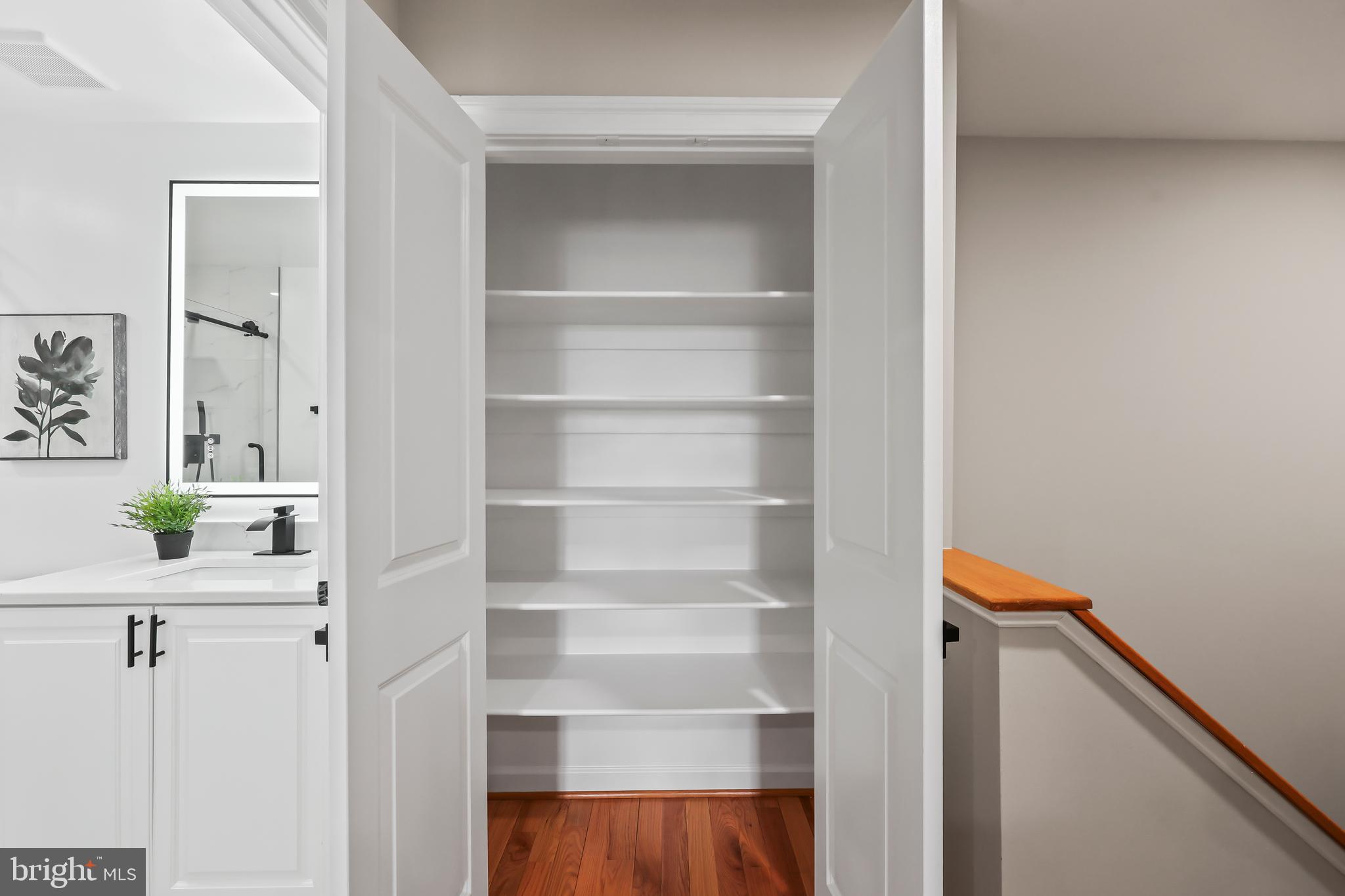 CHATHAM SQUARE - Residential