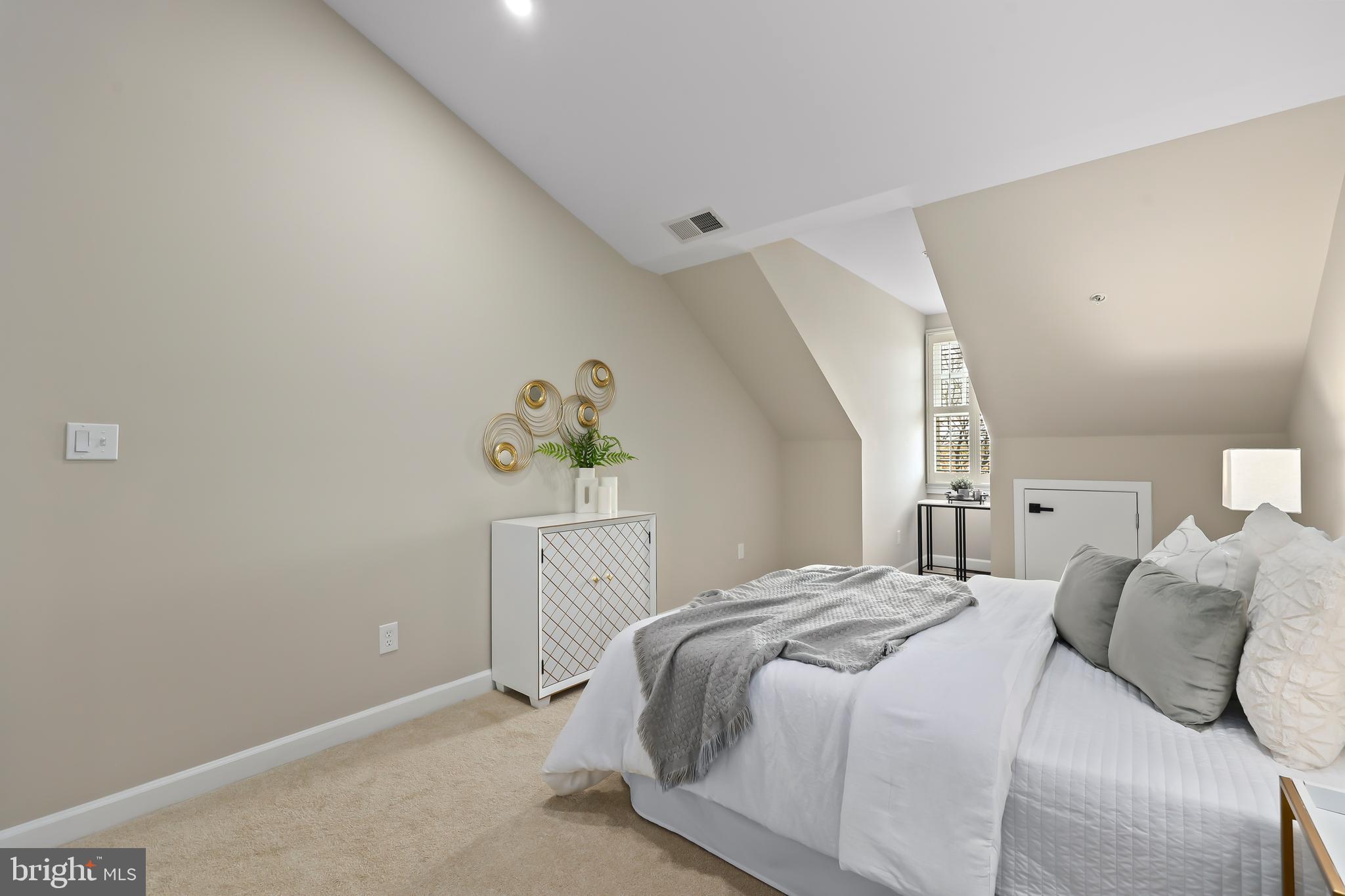 CHATHAM SQUARE - Residential