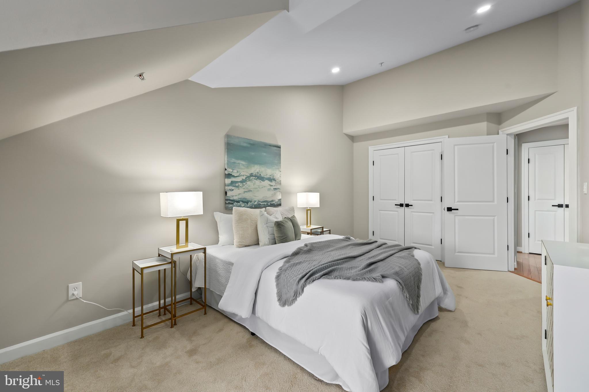 CHATHAM SQUARE - Residential