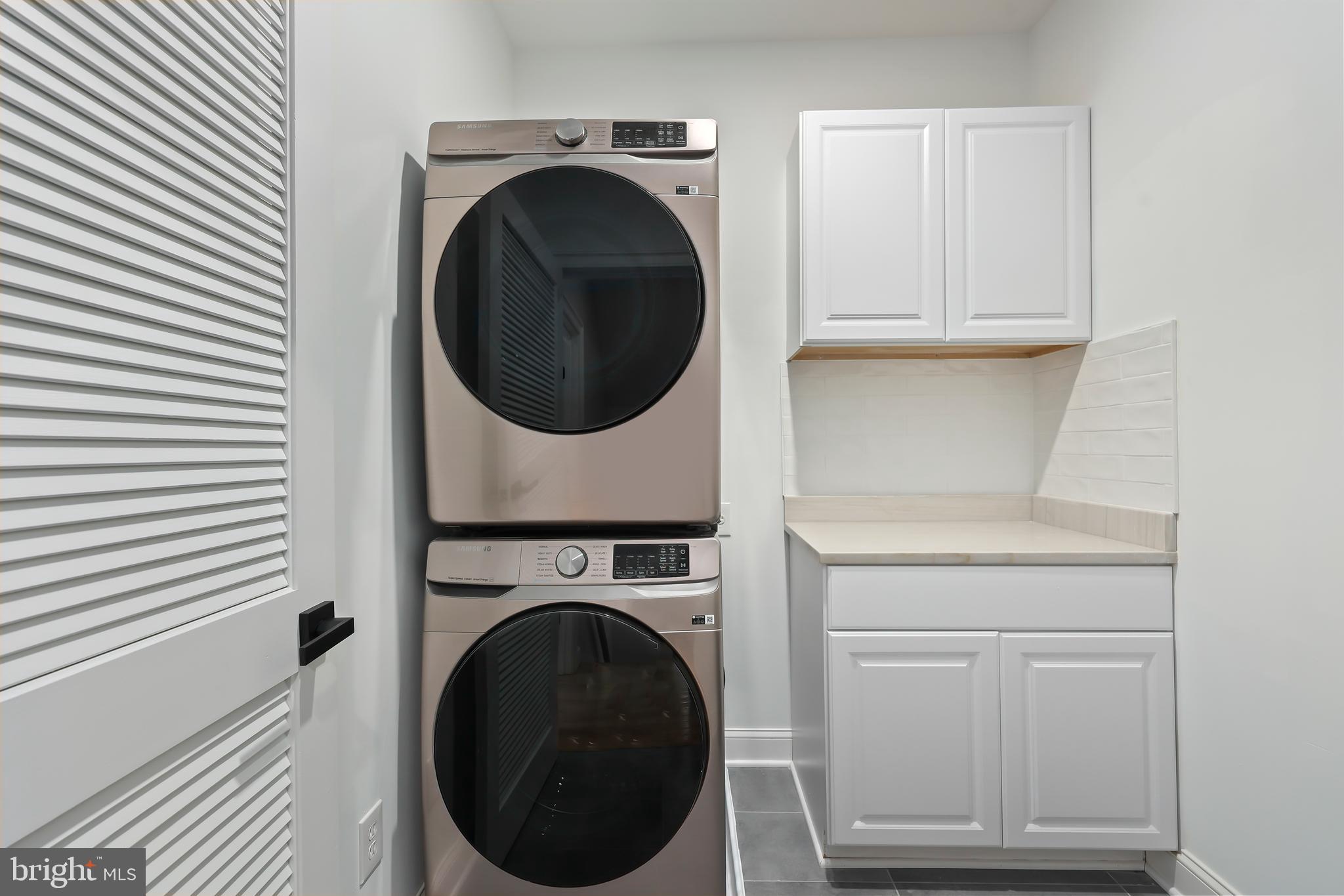 CHATHAM SQUARE - Residential