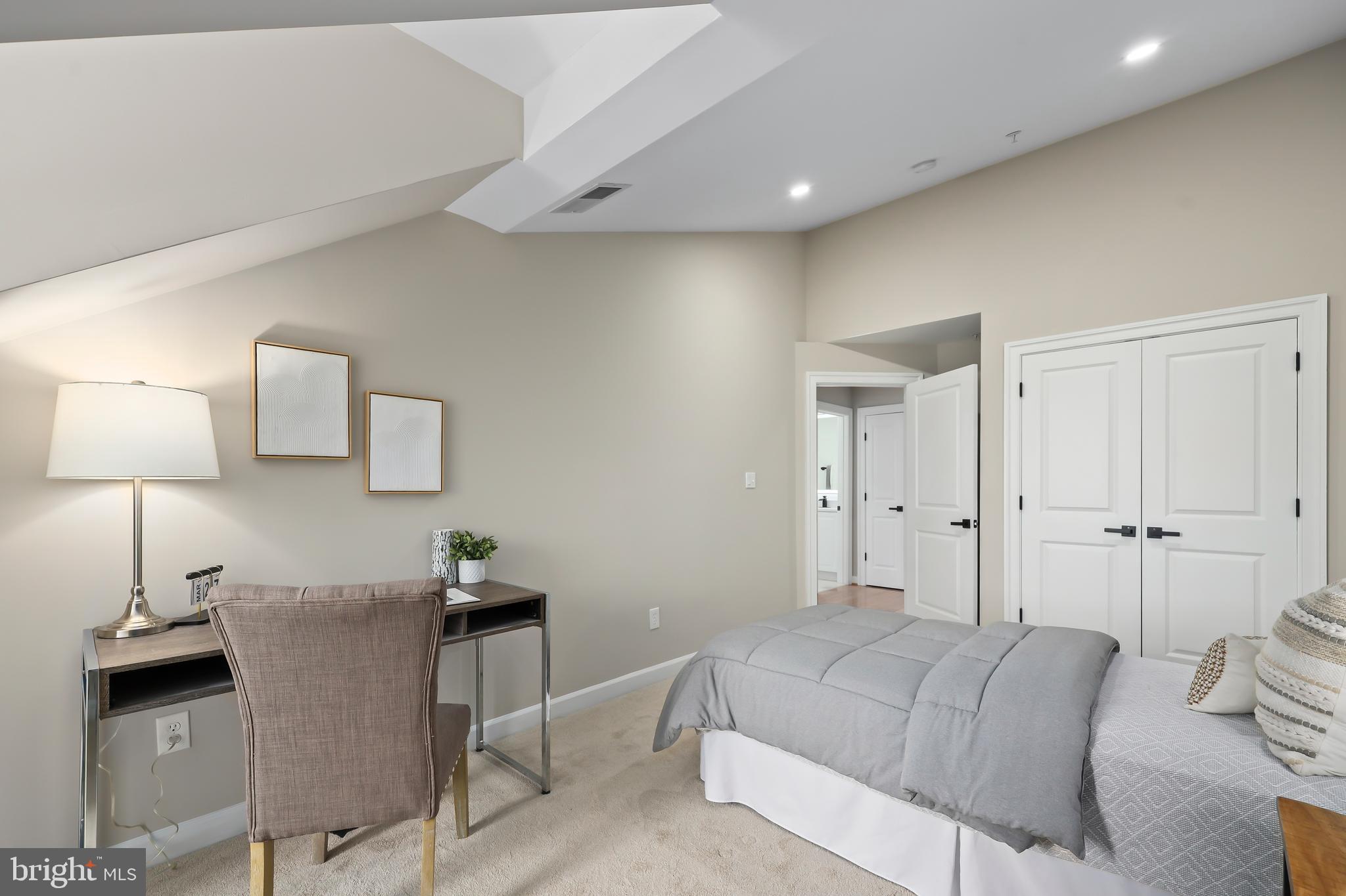 CHATHAM SQUARE - Residential