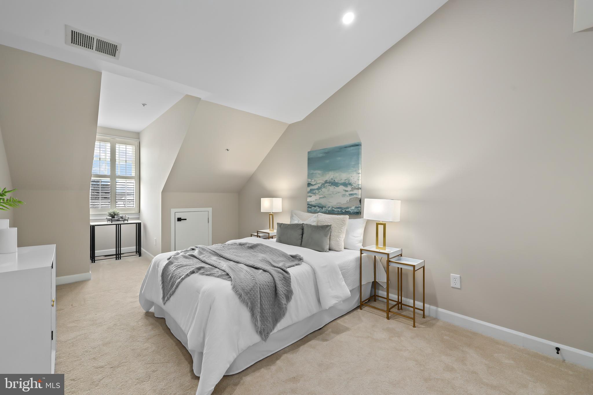 CHATHAM SQUARE - Residential