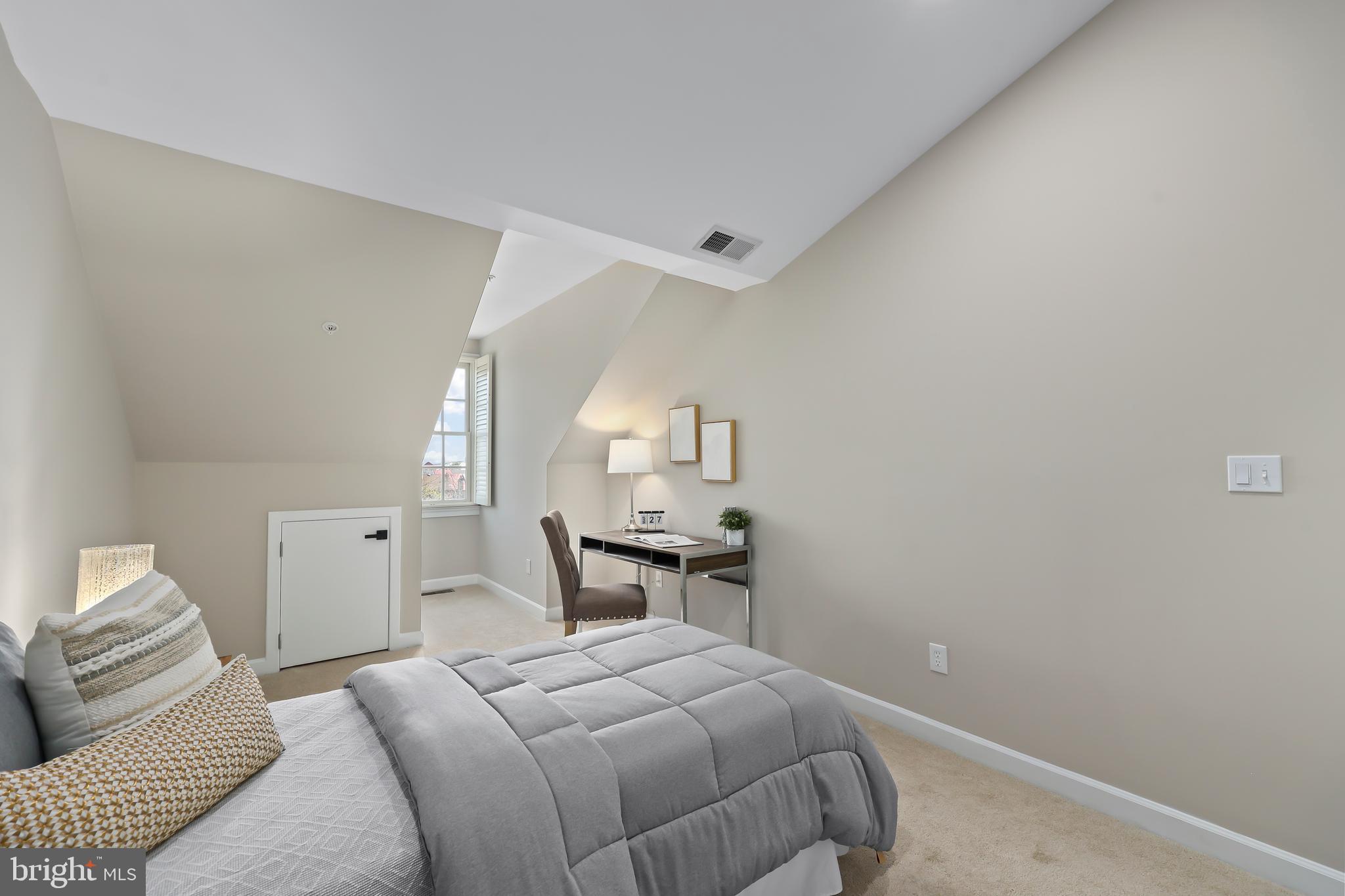 CHATHAM SQUARE - Residential