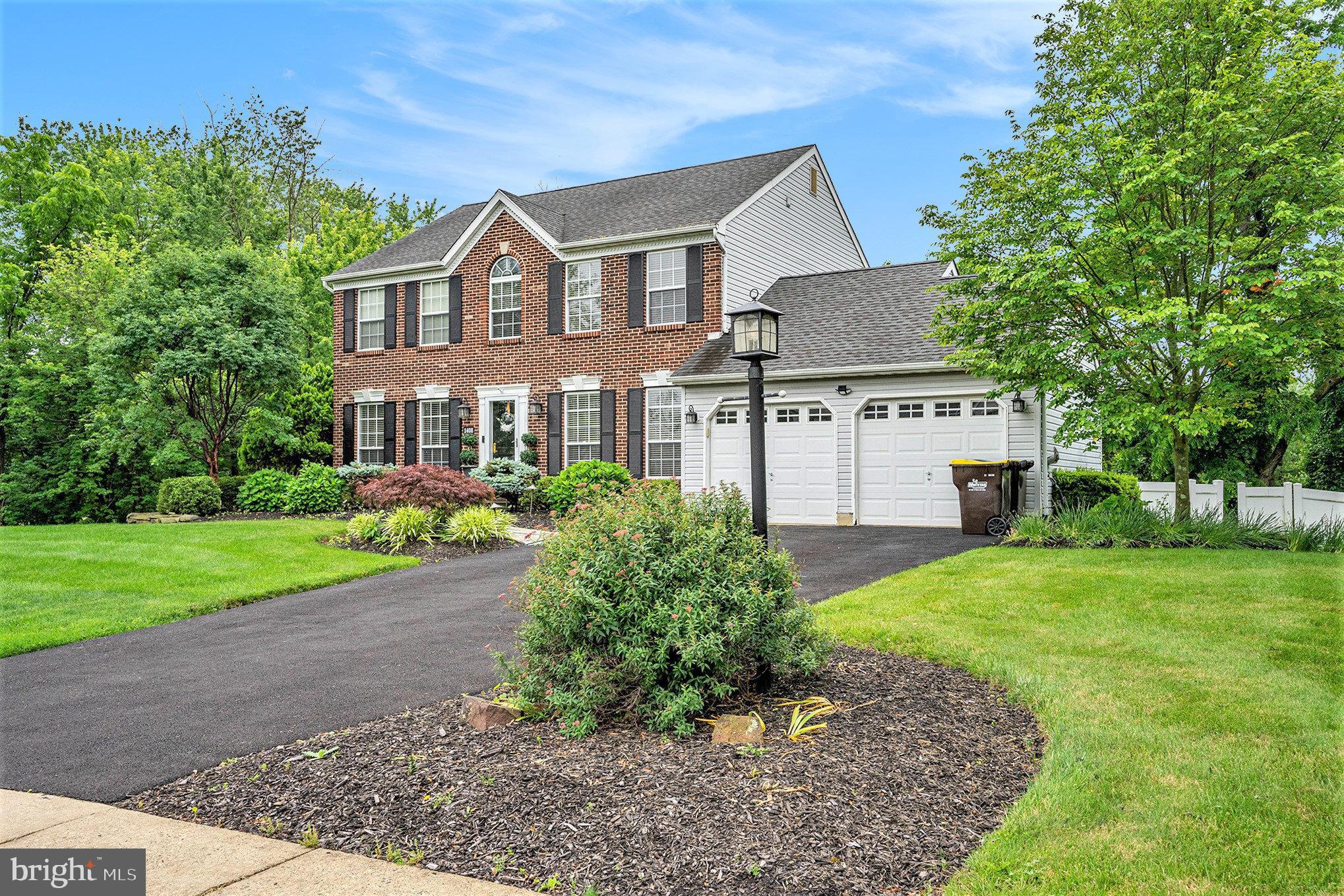 1408 W FERNBROOK DRIVE