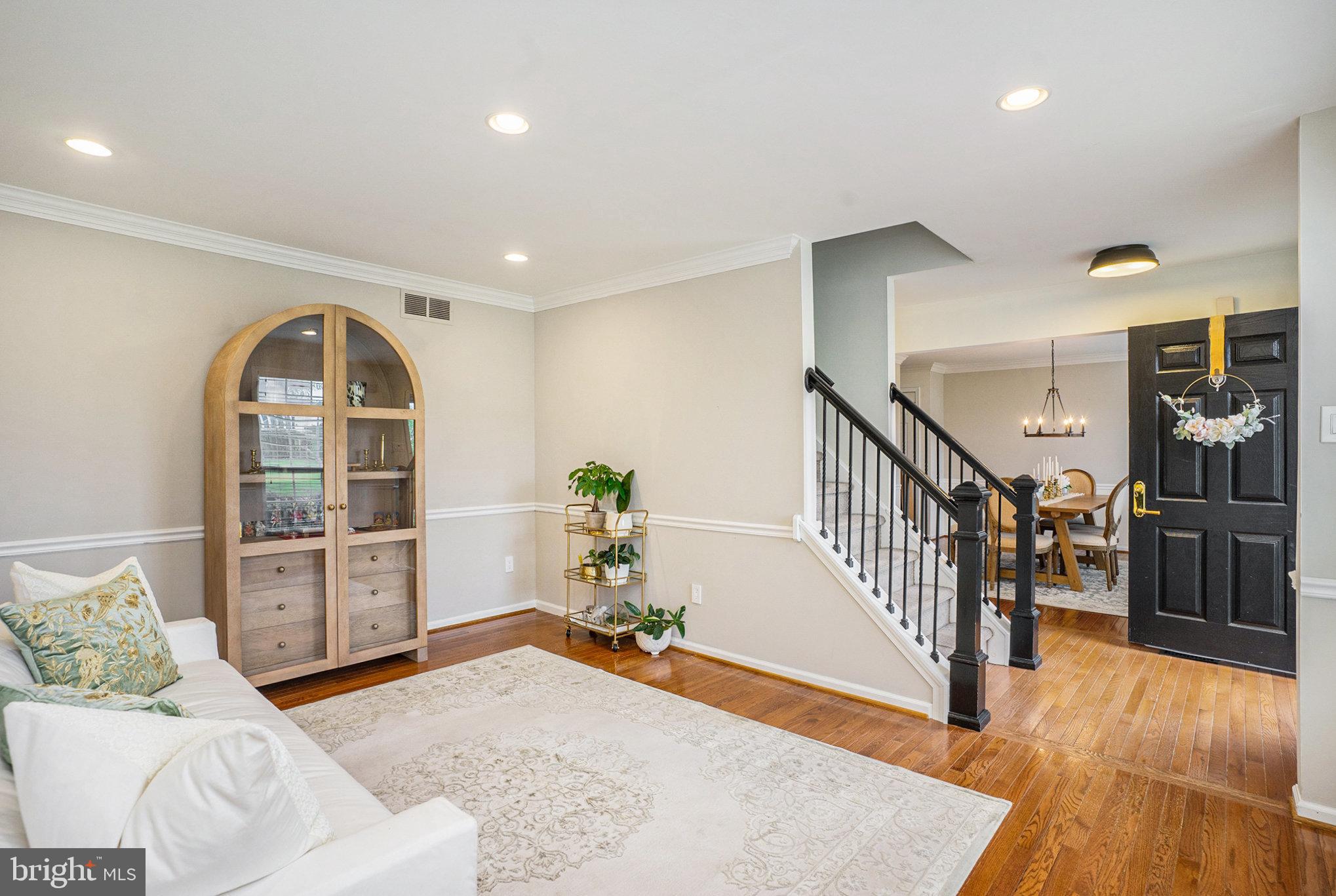 1408 W FERNBROOK DRIVE