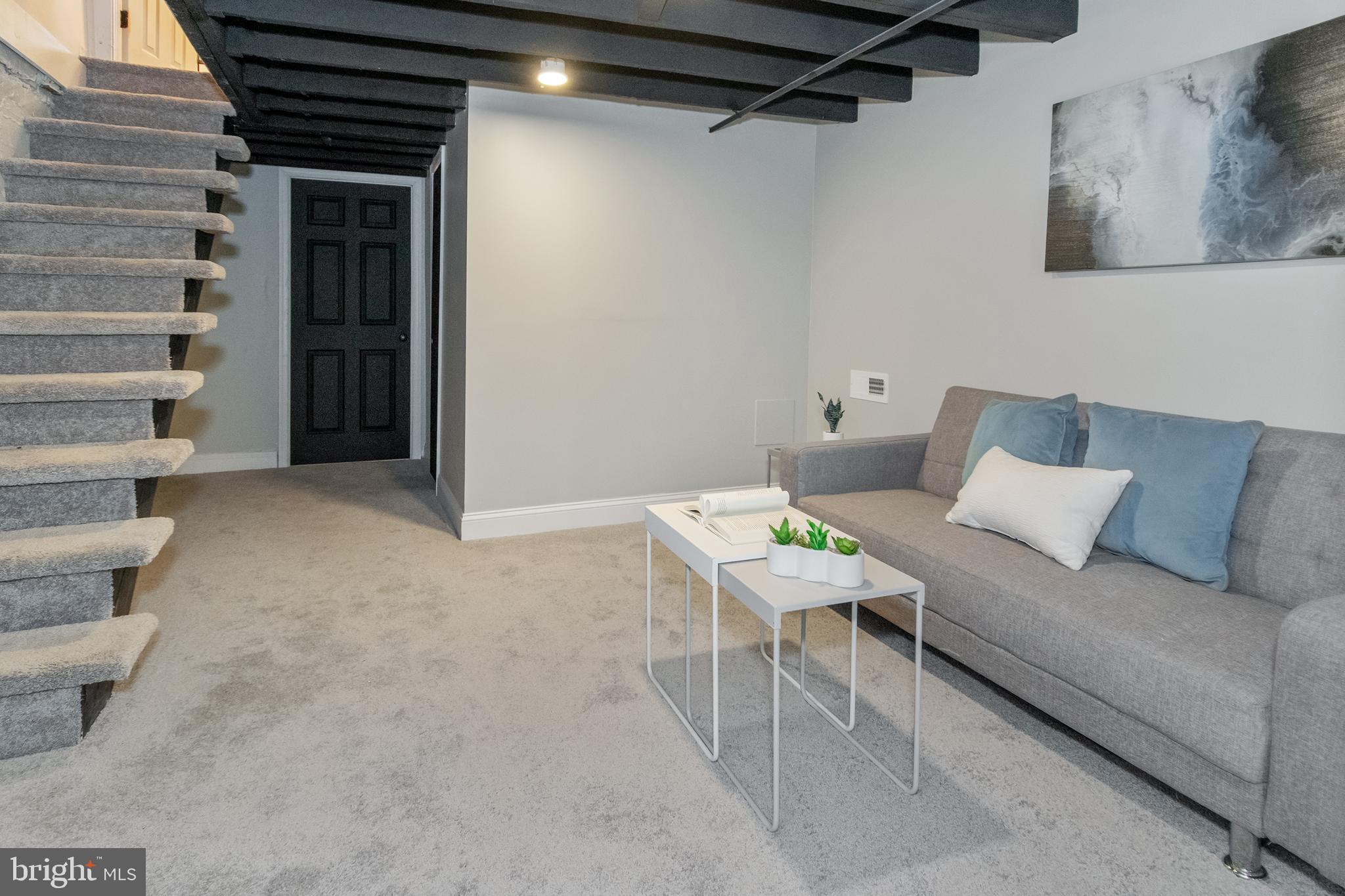 MEDFIELD - Residential